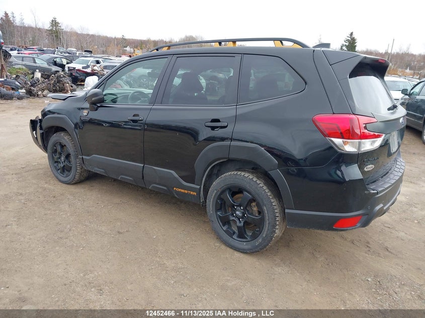 JF2SKEHC8RH432561 2024 SUBARU FORESTER photo no. 3