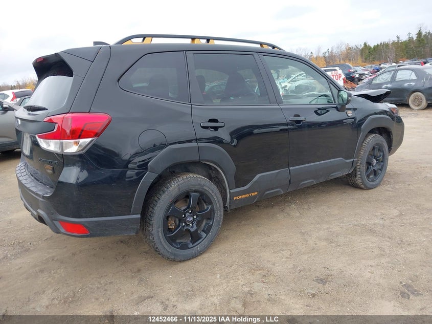 JF2SKEHC8RH432561 2024 SUBARU FORESTER photo no. 4