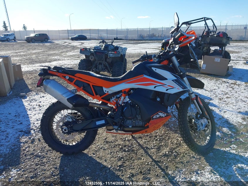 VBKTR3403LM775628 2020 KTM 790 ADVENTURE photo no. 12