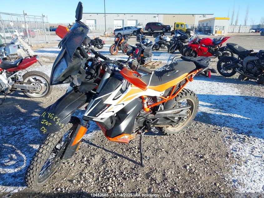 VBKTR3403LM775628 2020 KTM 790 ADVENTURE photo no. 2