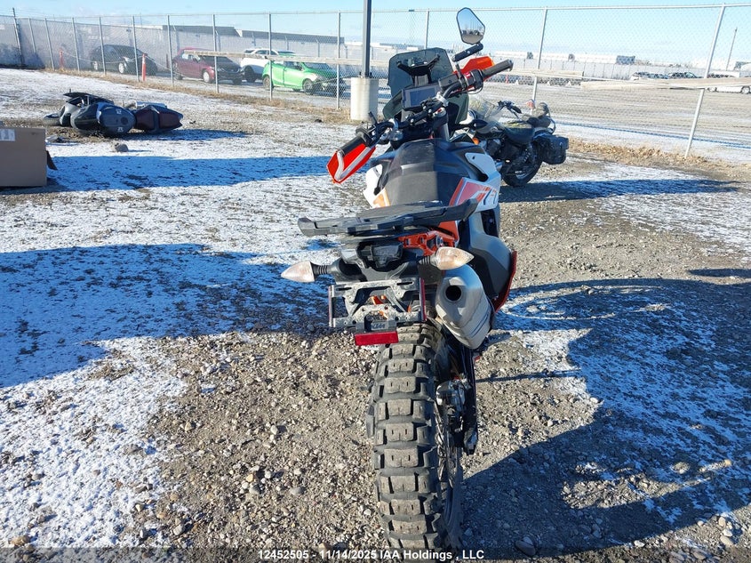 VBKTR3403LM775628 2020 KTM 790 ADVENTURE photo no. 6