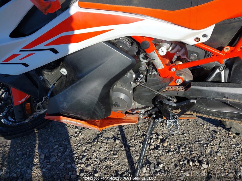 VBKTR3403LM775628 2020 KTM 790 ADVENTURE photo no. 9