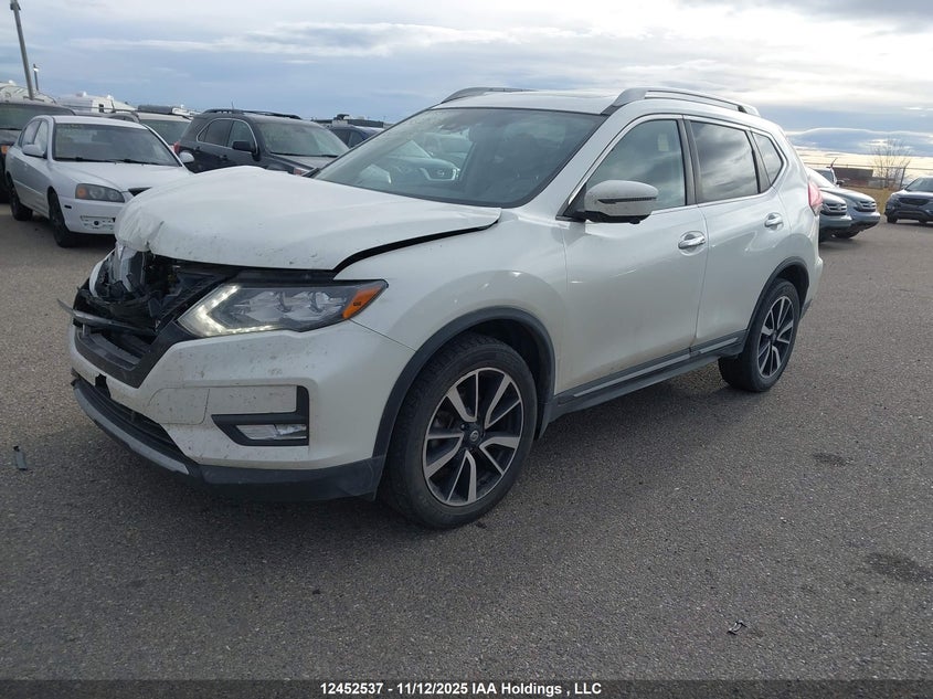 5N1AT2MV3LC705757 2020 NISSAN ROGUE photo no. 2