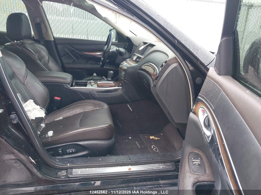 JN1AY1AR3BM570606 2011 INFINITI M photo no. 5