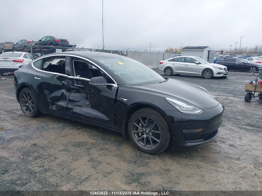 5YJ3E1EBXKF414776 2019 Tesla Model 3 Long Range/Performance auction photo 1