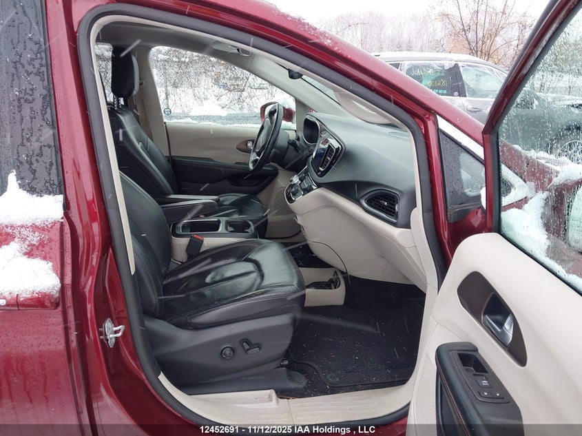 2C4RC1EG8HR854648 2017 CHRYSLER PACIFICA photo no. 5