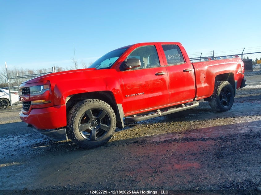 1GCVKPEC9JZ229639 2018 CHEVROLET SILVERADO photo no. 2