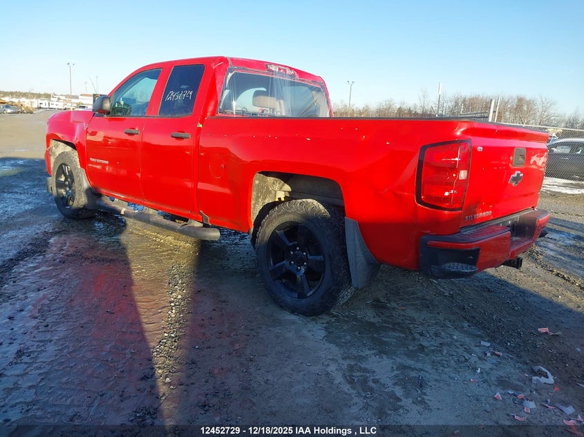 1GCVKPEC9JZ229639 2018 CHEVROLET SILVERADO photo no. 3