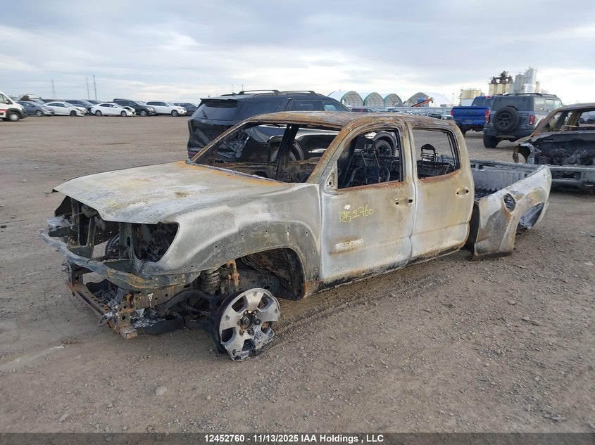 5TFMU4FN5EX021425 2014 TOYOTA TACOMA photo no. 2