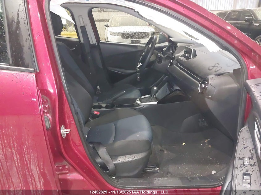 3MYDLBYV0HY196108 2017 TOYOTA YARIS photo no. 5