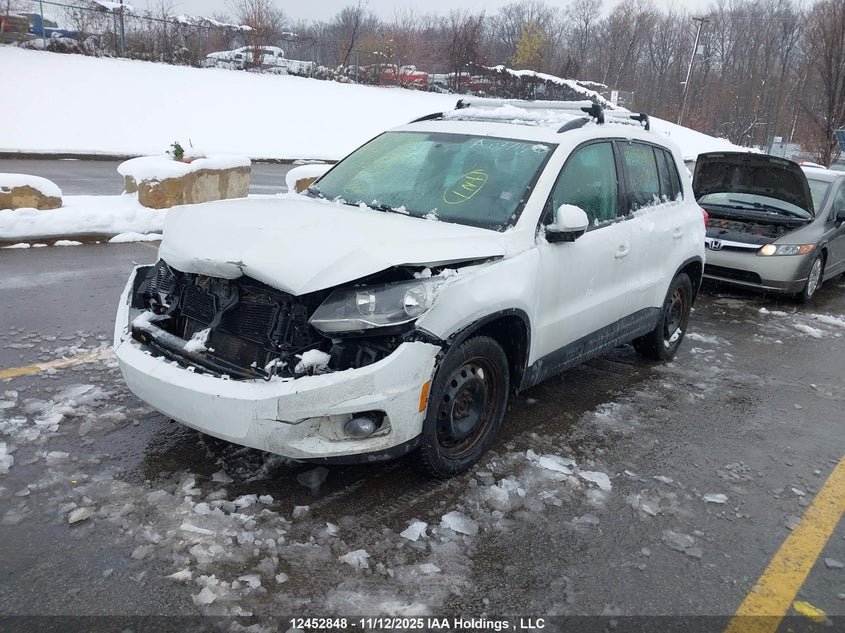 WVGJV7AX8FW572106 2015 VOLKSWAGEN TIGUAN photo no. 2