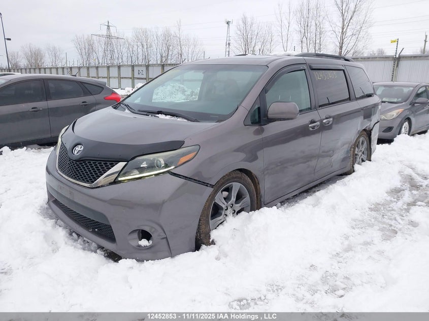 5TDXK3DC0FS673732 2015 TOYOTA SIENNA photo no. 2