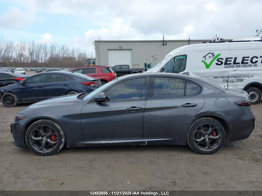 2017 Alfa Romeo Giulia Q4 VIN: ZARFAEDN9H7532480 Lot: 12452855