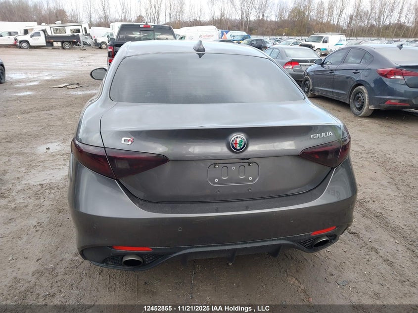 2017 Alfa Romeo Giulia Q4 VIN: ZARFAEDN9H7532480 Lot: 12452855