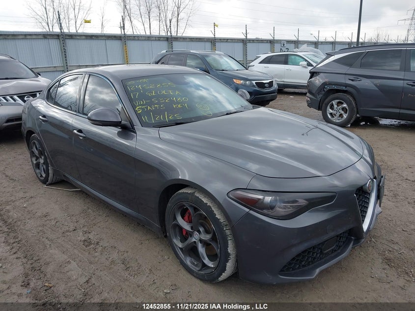 ZARFAEDN9H7532480 2017 Alfa Romeo Giulia Q4 auction photo 1