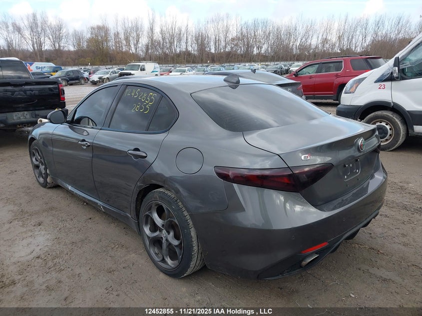 ZARFAEDN9H7532480 2017 ALFA ROMEO GIULIA photo no. 3