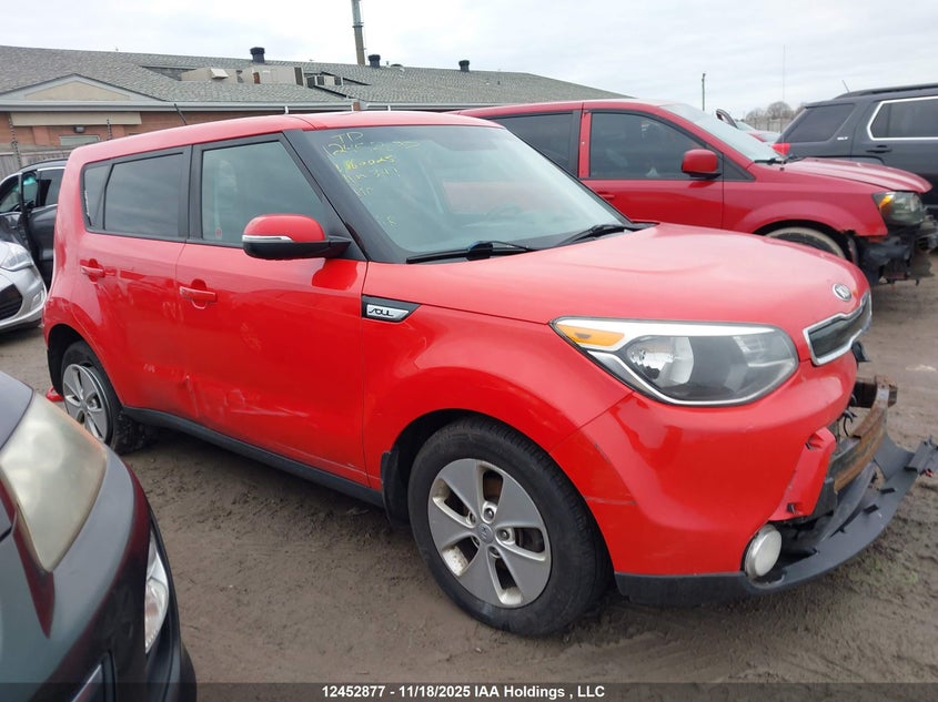 KNDJN2A23G7860025 2016 KIA SOUL photo no. 8