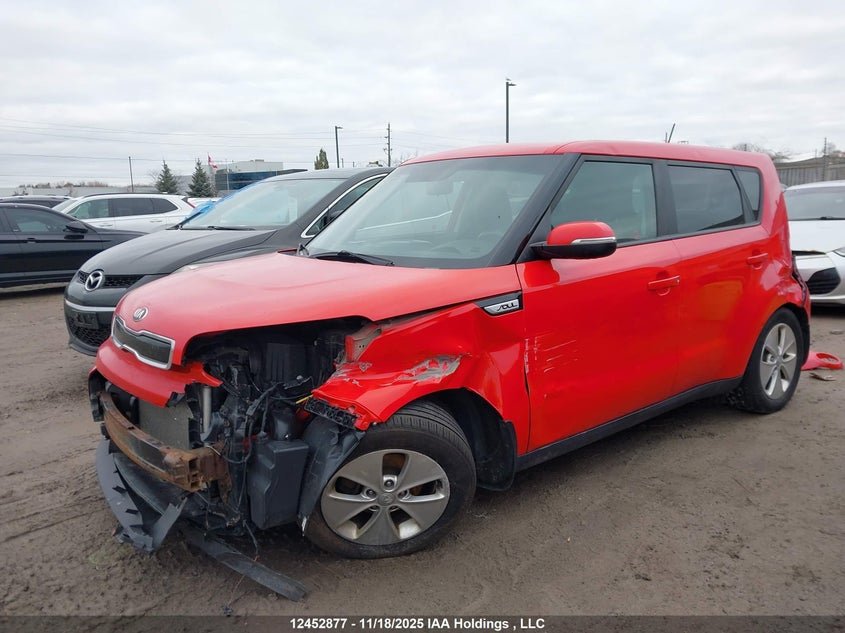 KNDJN2A23G7860025 2016 KIA SOUL photo no. 2