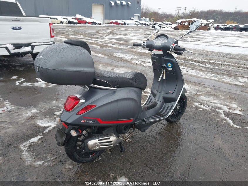 ZAPCA06B6N5201784 2022 VESPA  photo no. 4