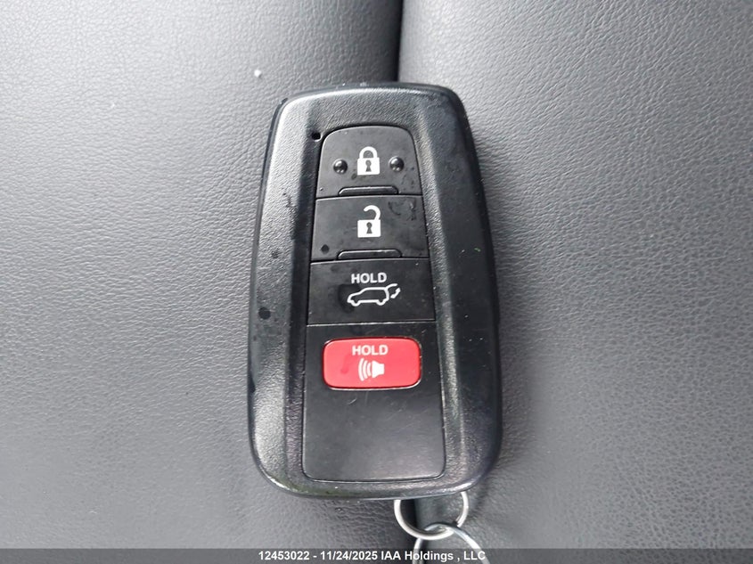 2025 Toyota Rav4 Hybrid Xle VIN: 2T3RWRFV7SW277708 Lot: 12453022