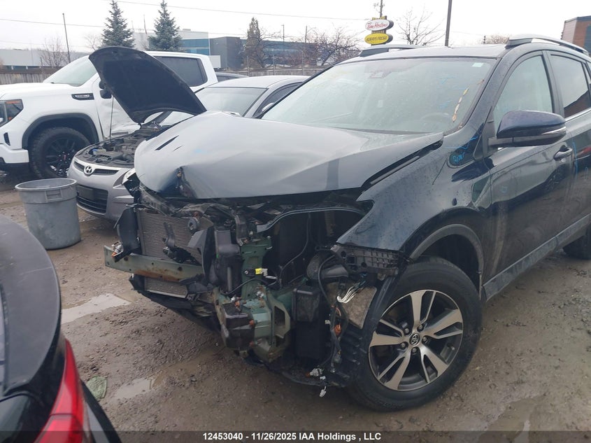 2018 Toyota Rav4 Xle VIN: 2T3RFREV6JW806128 Lot: 12453040