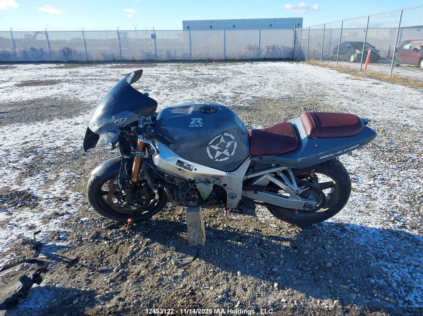 JS1GR7HA612102199 2001 SUZUKI GSX-R photo no. 15