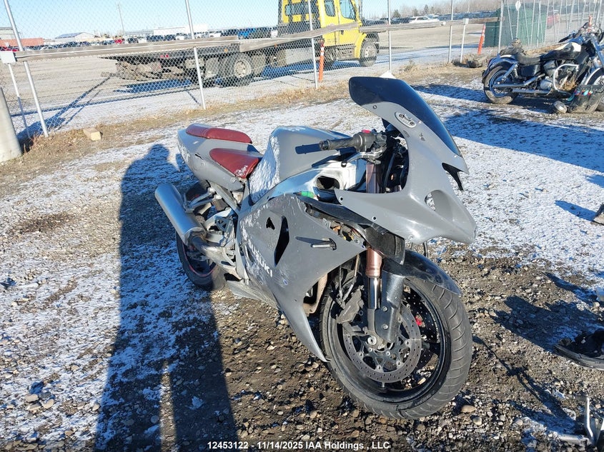 JS1GR7HA612102199 2001 Suzuki Gsx-R750 auction photo 1