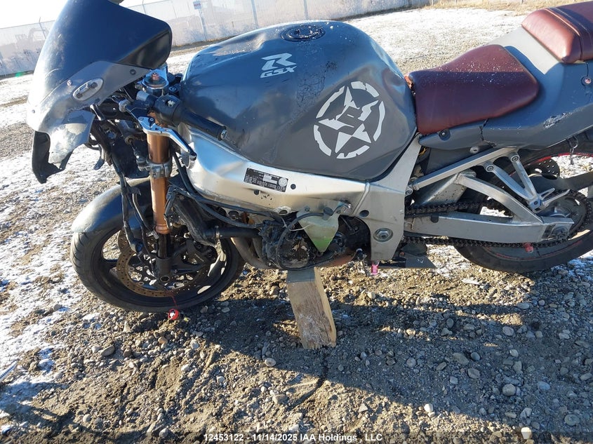JS1GR7HA612102199 2001 SUZUKI GSX-R photo no. 9