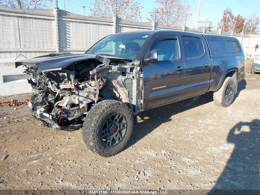 3TYDZ5BN6NT015916 2022 TOYOTA TACOMA photo no. 2