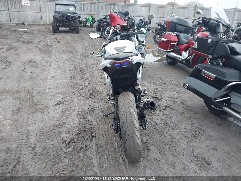 2015 Kawasaki Ex300 A VIN: JKAEX8A12FDA20370 Lot: 12453155