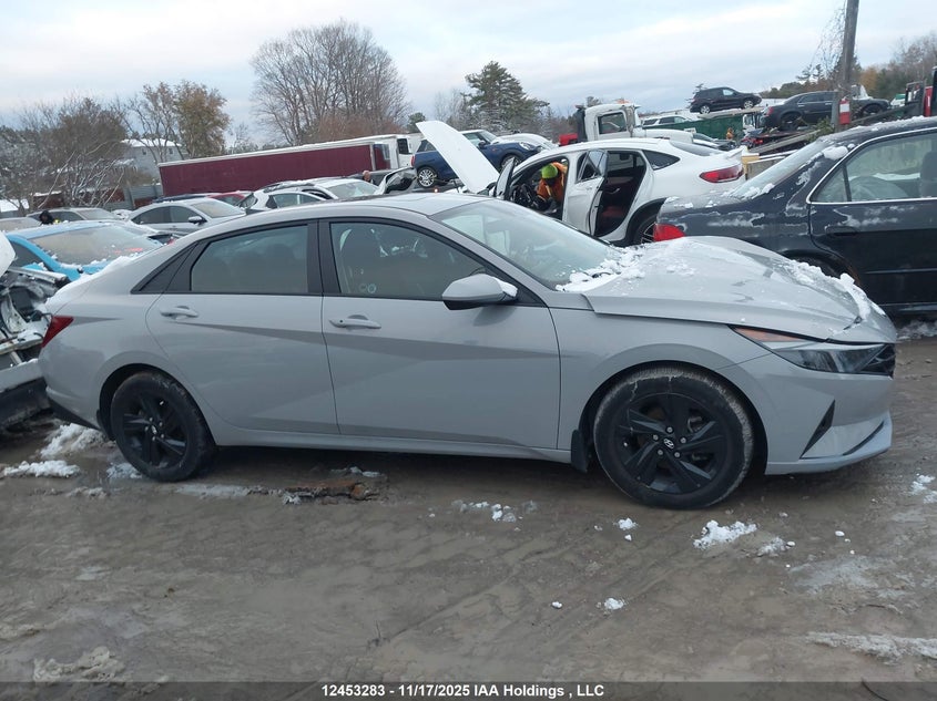 KMHLM4AG6PU586609 2023 HYUNDAI ELANTRA photo no. 13