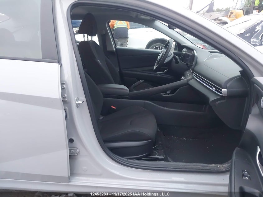 KMHLM4AG6PU586609 2023 HYUNDAI ELANTRA photo no. 5