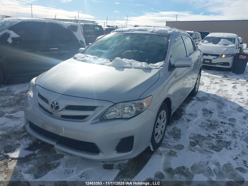 2T1BU4EE3DC035328 2013 TOYOTA COROLLA photo no. 2