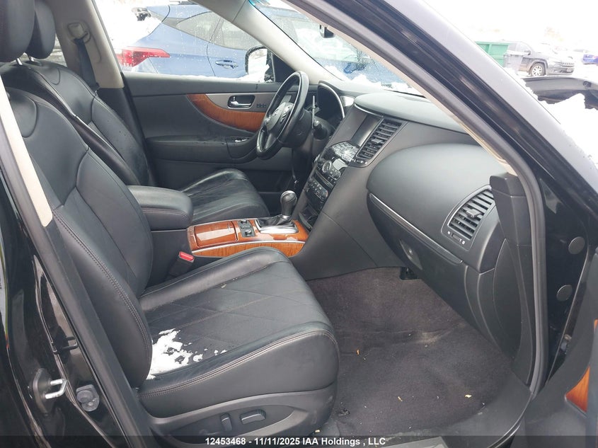JN8CS1MW3GM400556 2016 INFINITI QX70 photo no. 5