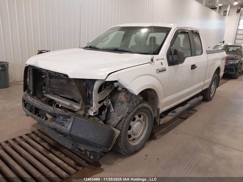 1FTFX1EF6HKC50416 2017 FORD F-150 photo no. 2