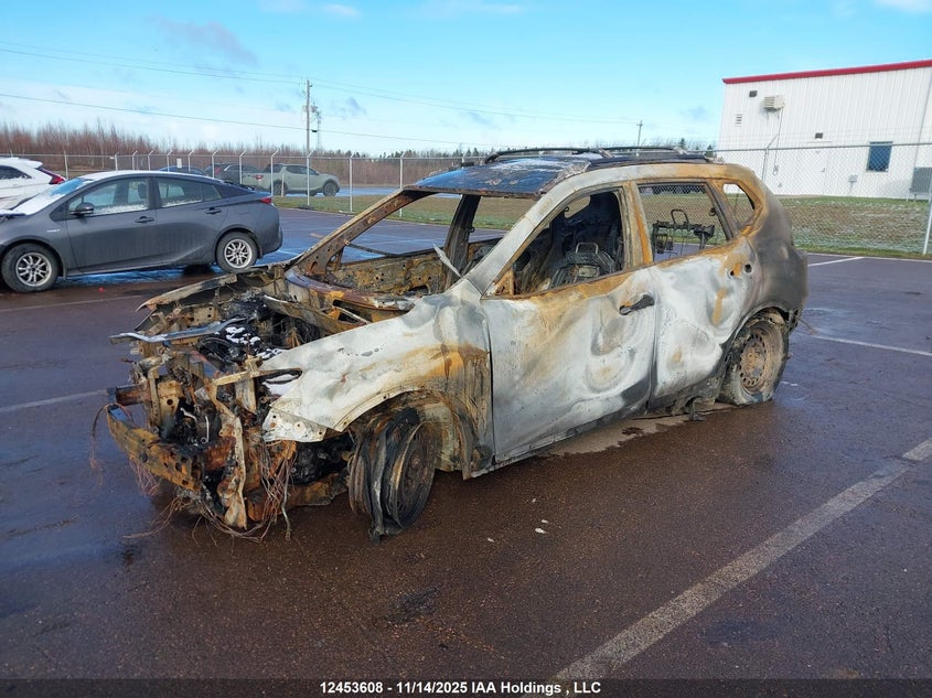 5N1AT2MV9FC868000 2015 NISSAN ROGUE photo no. 2
