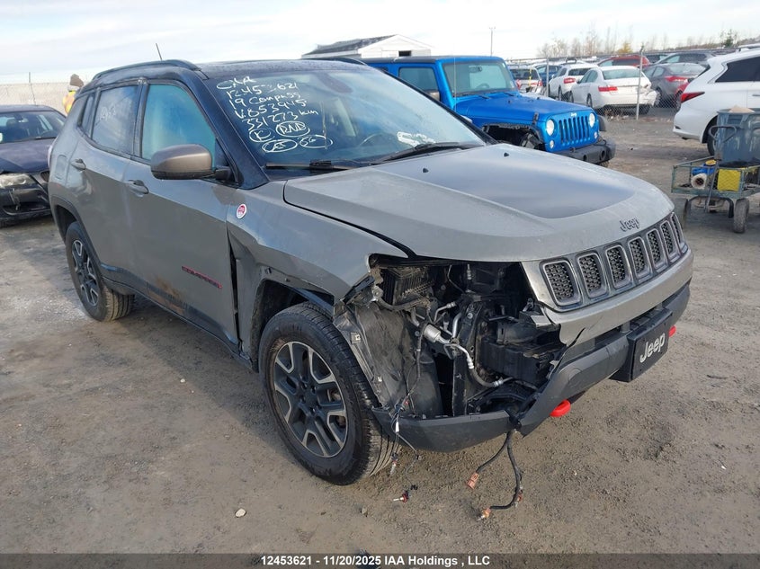 3C4NJDDB9KT853945 2019 JEEP COMPASS photo no. 10