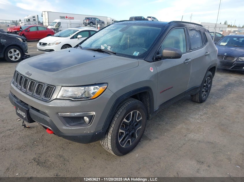 3C4NJDDB9KT853945 2019 JEEP COMPASS photo no. 2
