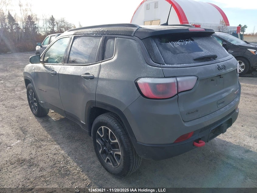 3C4NJDDB9KT853945 2019 JEEP COMPASS photo no. 3