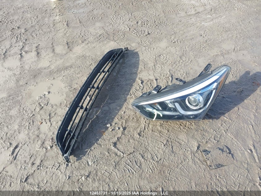 5NMZUDLB6JH061466 2018 HYUNDAI SANTA FE photo no. 12