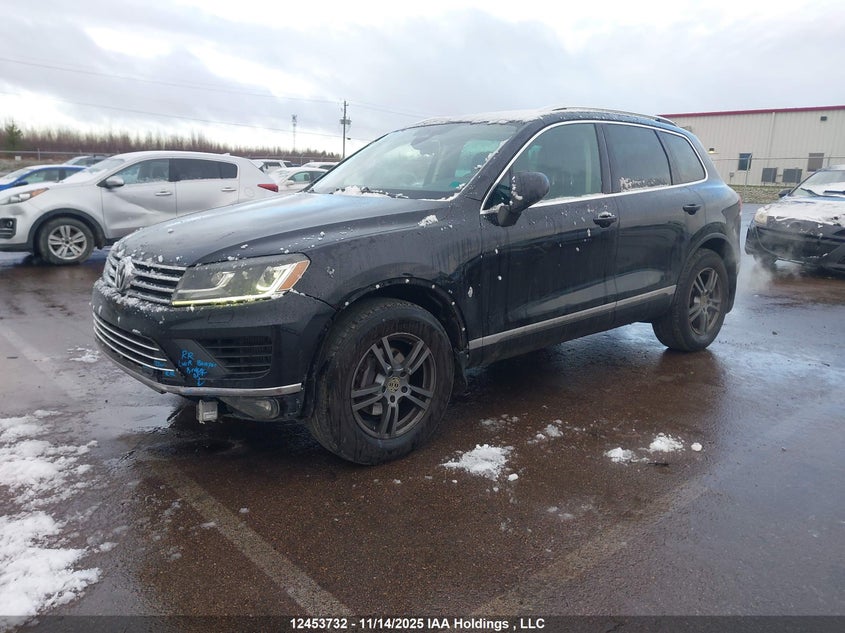 WVGEP9BP6FD001330 2015 VOLKSWAGEN TOUAREG photo no. 2