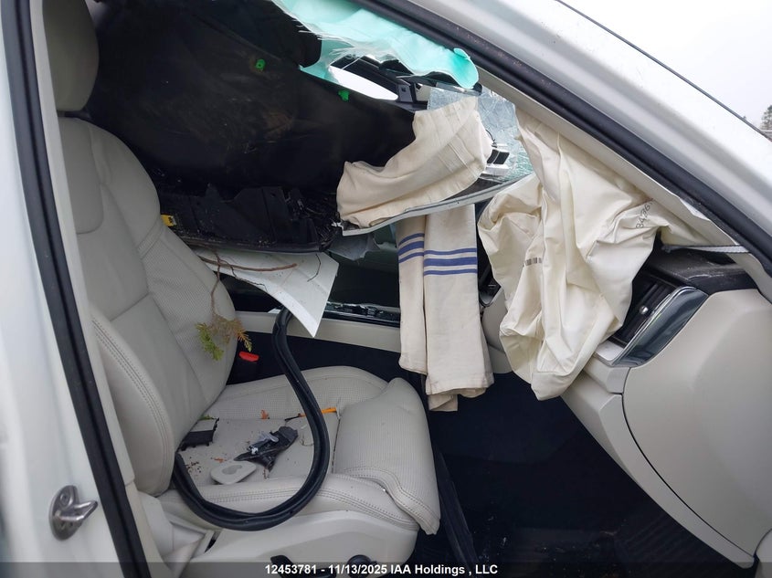 YV4M12RM7T1329869 2026 VOLVO XC60 photo no. 5