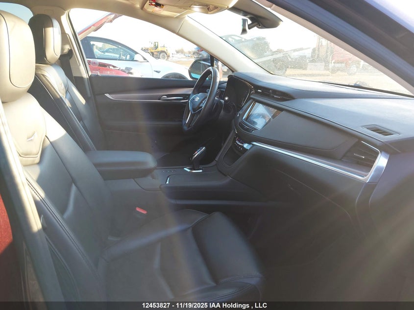 1GYKNDRSXJZ136486 2018 CADILLAC XT5 photo no. 5