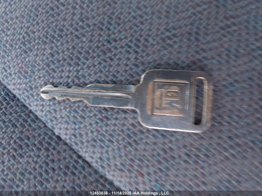 2CNBJ23C726942978 2002 CHEVROLET TRACKER photo no. 11