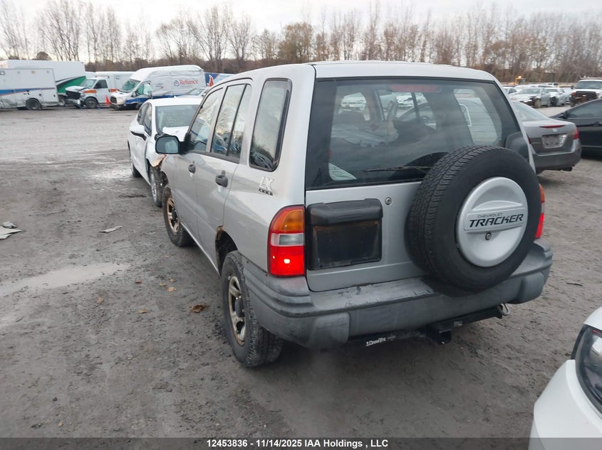2CNBJ23C726942978 2002 CHEVROLET TRACKER photo no. 3
