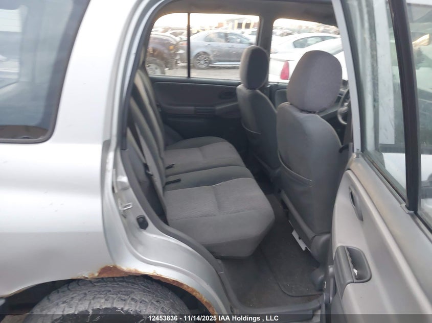 2CNBJ23C726942978 2002 CHEVROLET TRACKER photo no. 8