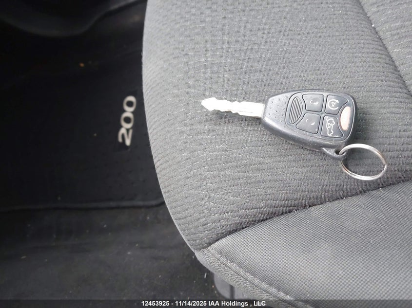 2011 Chrysler 200 VIN: 1C3BC2FG3BN596411 Lot: 12453925