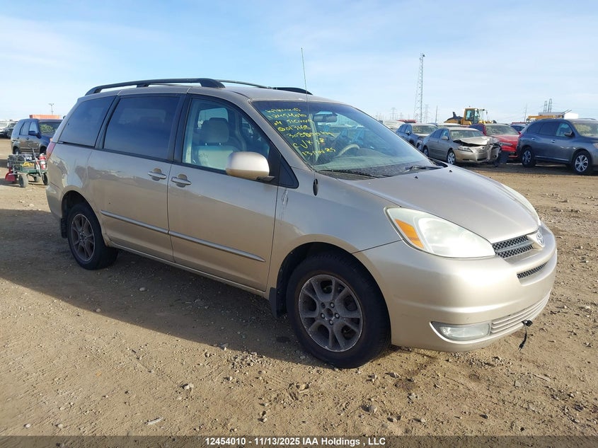 5TDBA23CX4S013168 2004 TOYOTA SIENNA photo no. 3