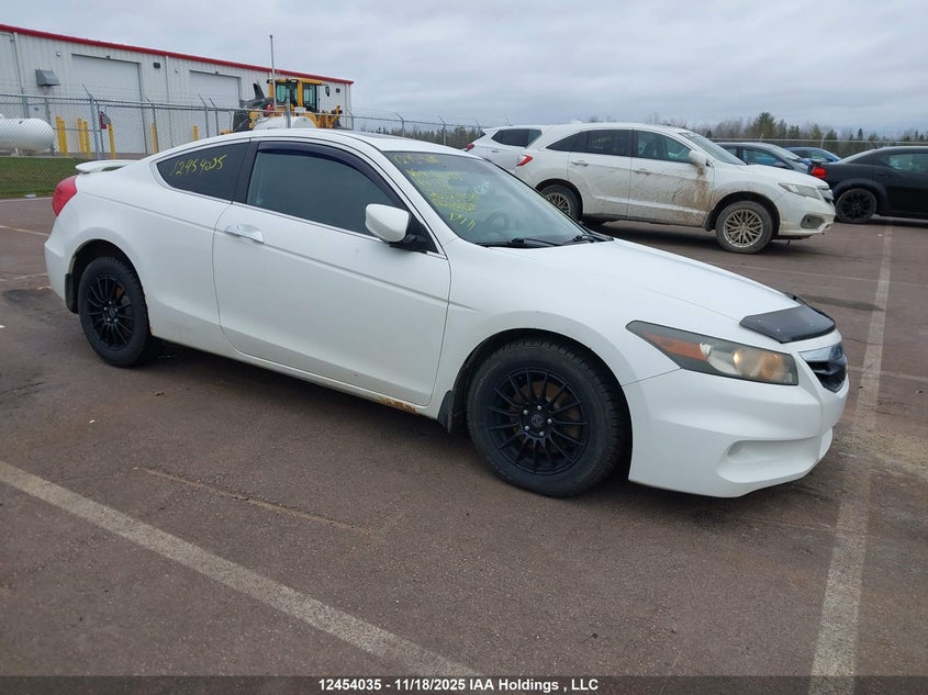 1HGCS2B82CA800188 2012 HONDA ACCORD photo no. 2