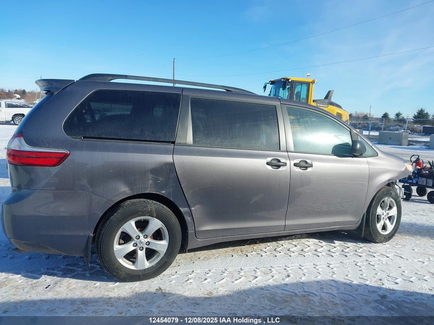 5TDZK3DC6FS625547 2015 TOYOTA SIENNA photo no. 13